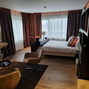 Skol Hotel